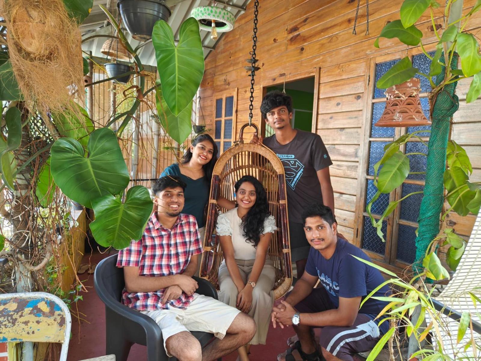 The Niyanest Lägenhet Kochi Exteriör bild